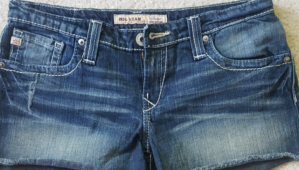 Big Star shorts size 31